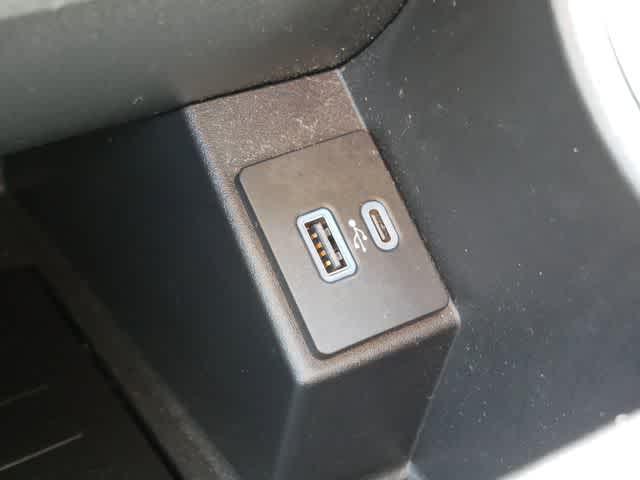 used 2022 Ford Edge car, priced at $26,427