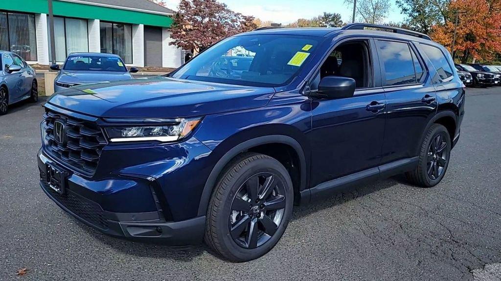 new 2025 Honda Pilot car, priced at $43,795