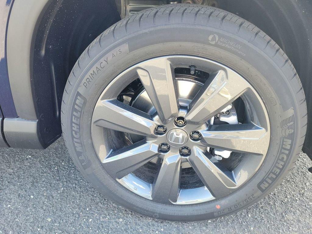 new 2025 Honda Pilot car, priced at $43,795