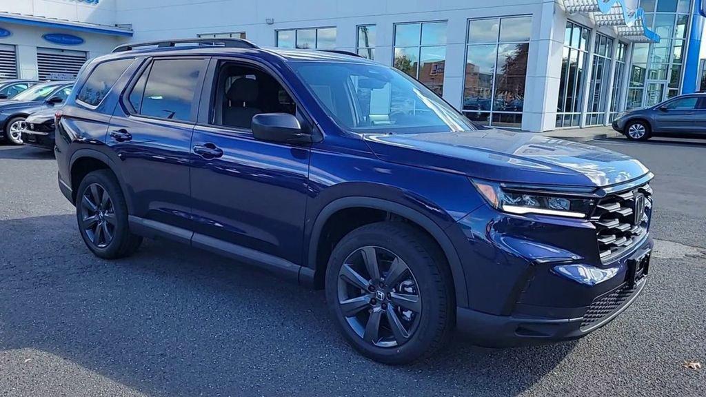 new 2025 Honda Pilot car, priced at $43,795