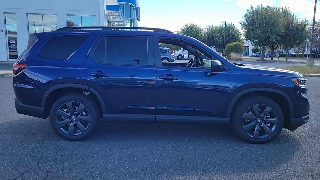 new 2025 Honda Pilot car, priced at $43,795