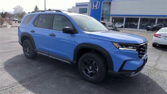 new 2025 Honda Pilot car, priced at $50,795