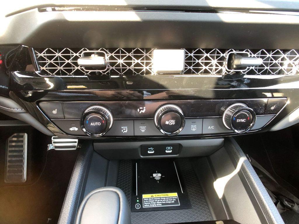 new 2025 Honda Accord Hybrid car, priced at $35,260