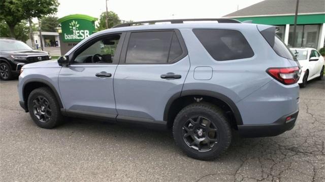 new 2025 Honda Pilot car, priced at $49,250