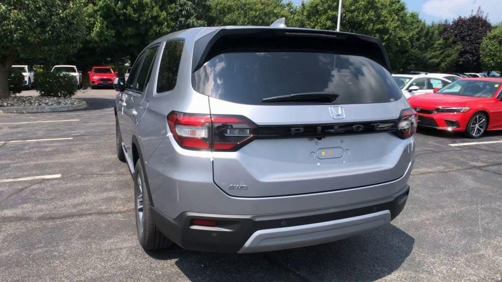 new 2025 Honda Pilot car, priced at $47,050