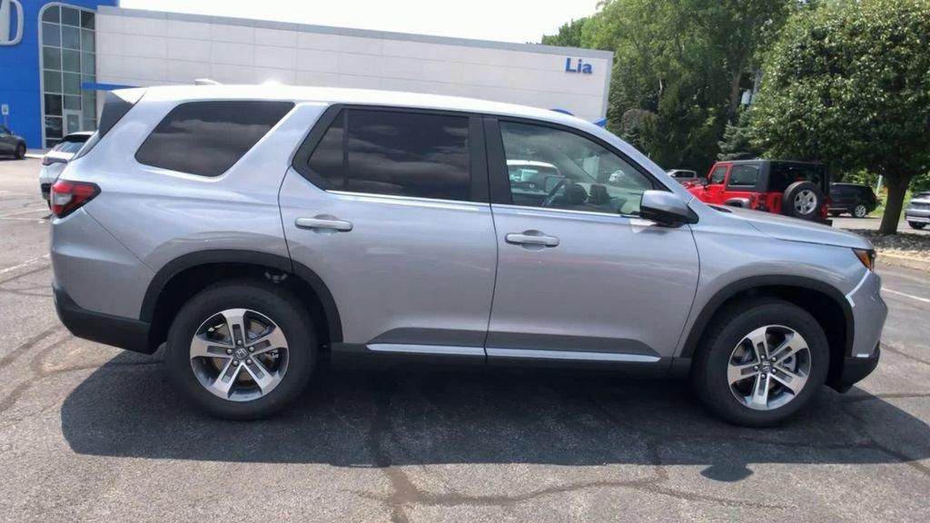 new 2025 Honda Pilot car, priced at $47,050