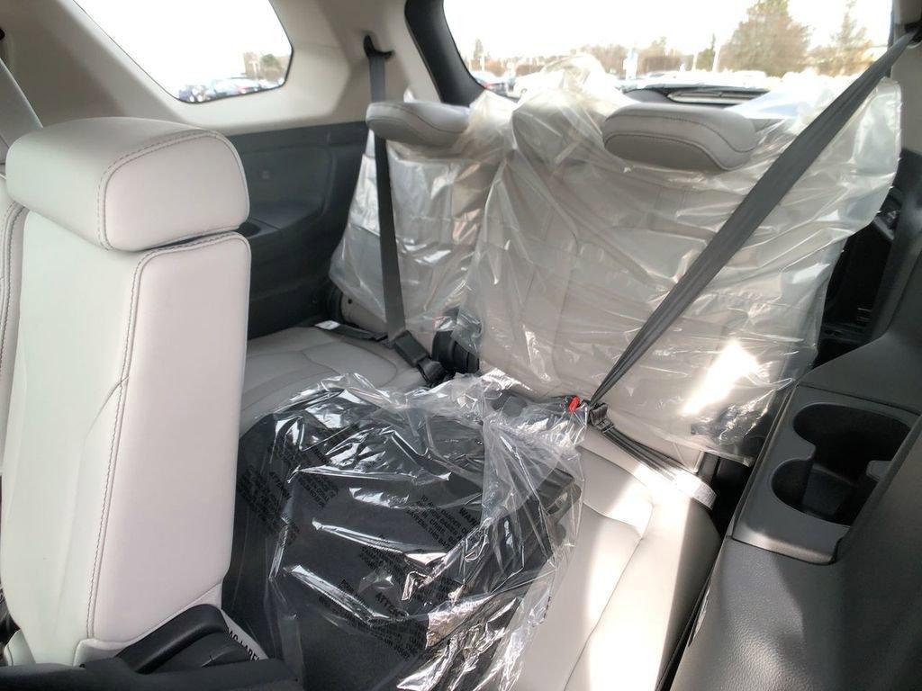 new 2025 Honda Pilot car, priced at $47,050