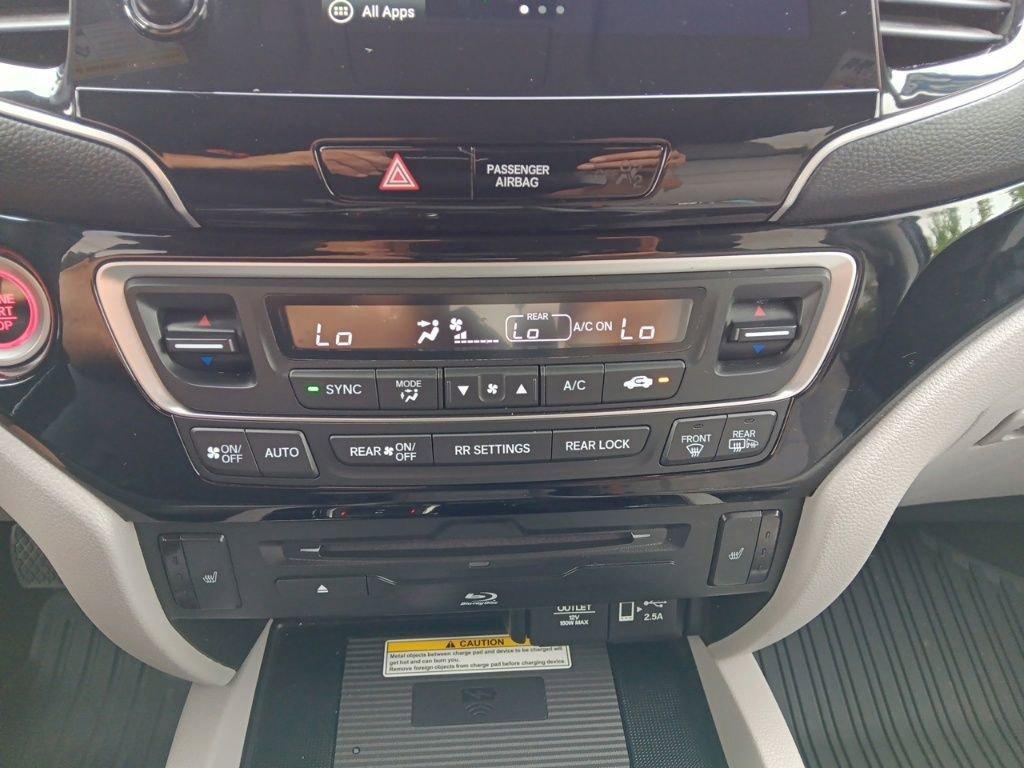 used 2022 Honda Pilot car, priced at $33,990