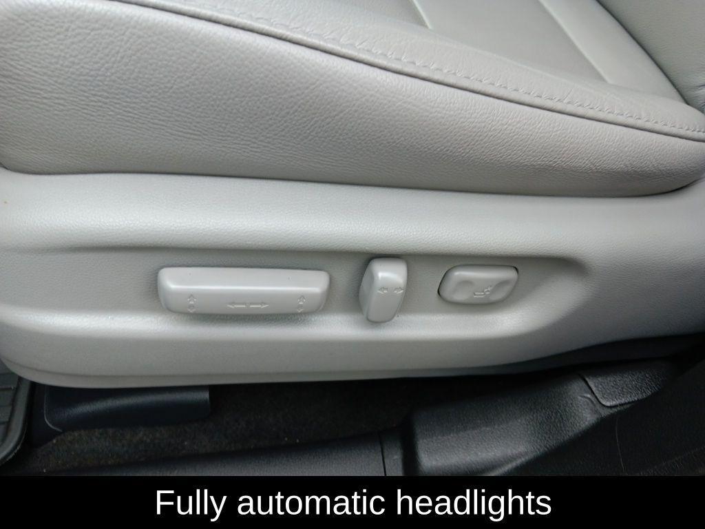 used 2022 Honda Pilot car, priced at $32,986