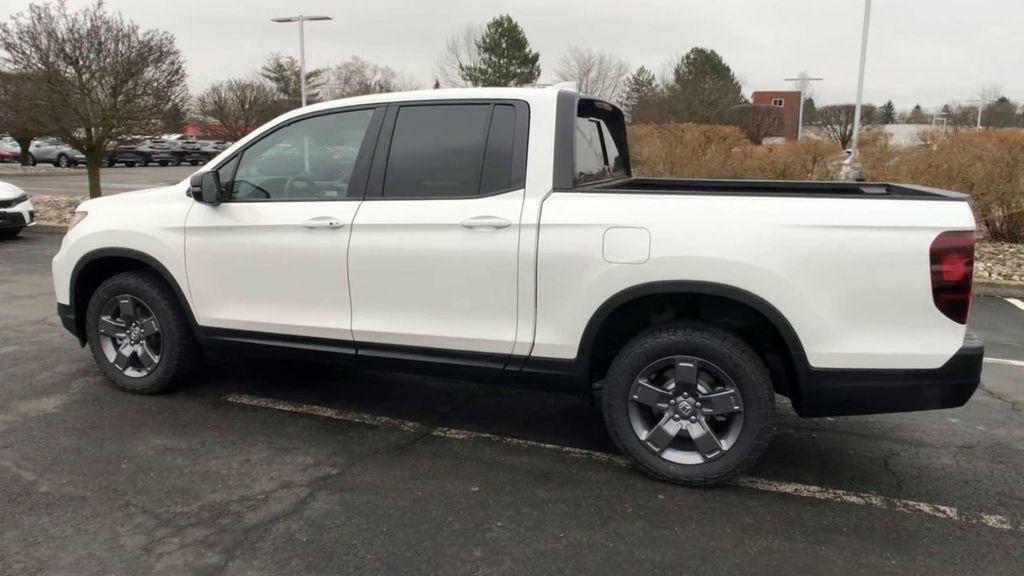 new 2025 Honda Ridgeline car, priced at $45,785