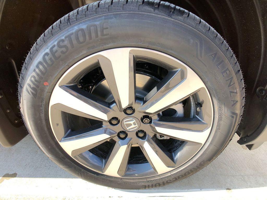 new 2025 Honda Pilot car, priced at $51,550