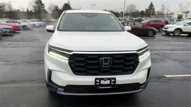 new 2025 Honda Pilot car, priced at $45,450