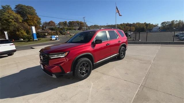 new 2025 Honda Pilot car, priced at $49,250