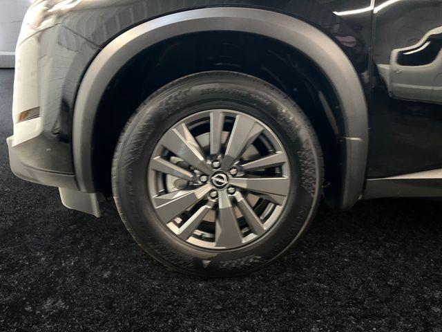 new 2025 Nissan Pathfinder car, priced at $43,910