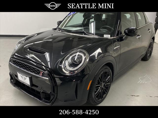 used 2024 MINI Hardtop car, priced at $27,796