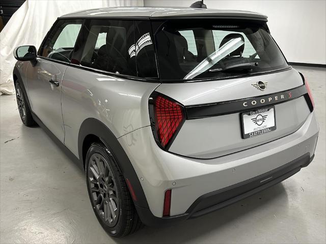 new 2025 MINI Hardtop car, priced at $35,595