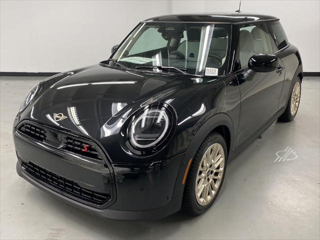 new 2025 MINI Hardtop car, priced at $35,595