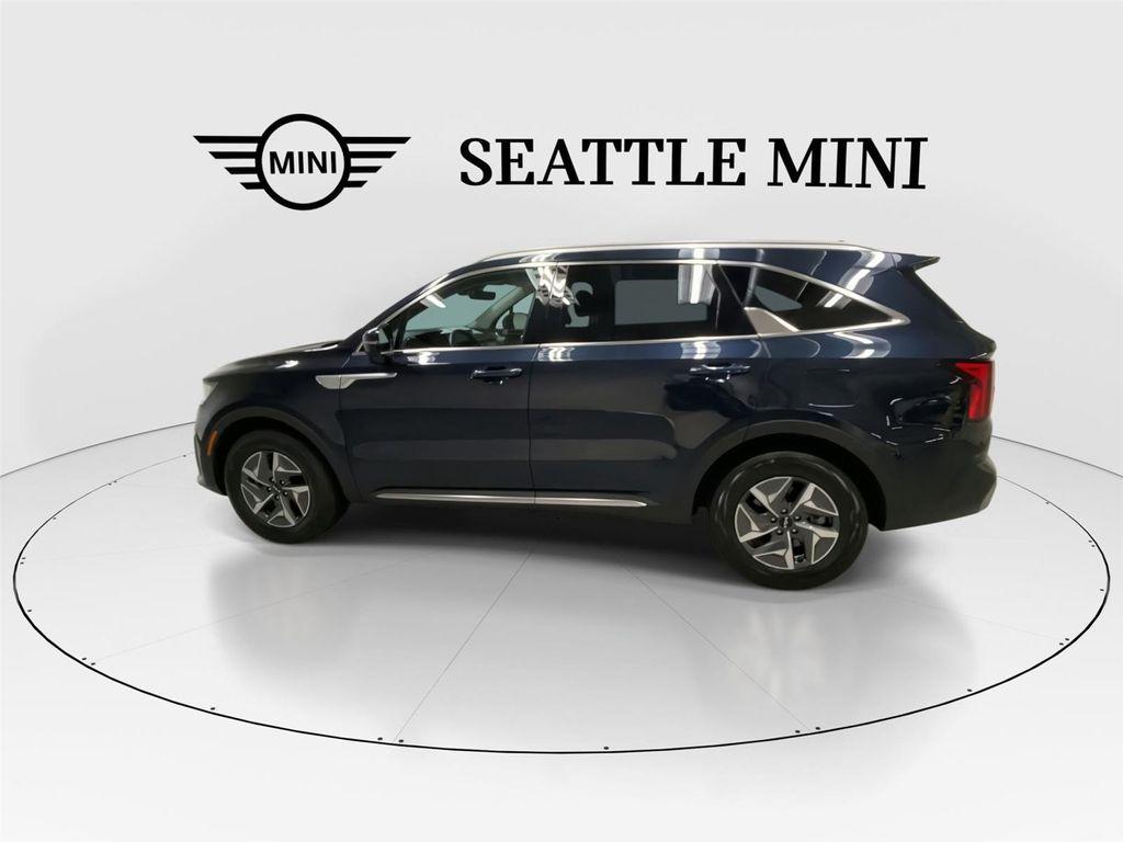 used 2022 Kia Sorento Hybrid car, priced at $27,349