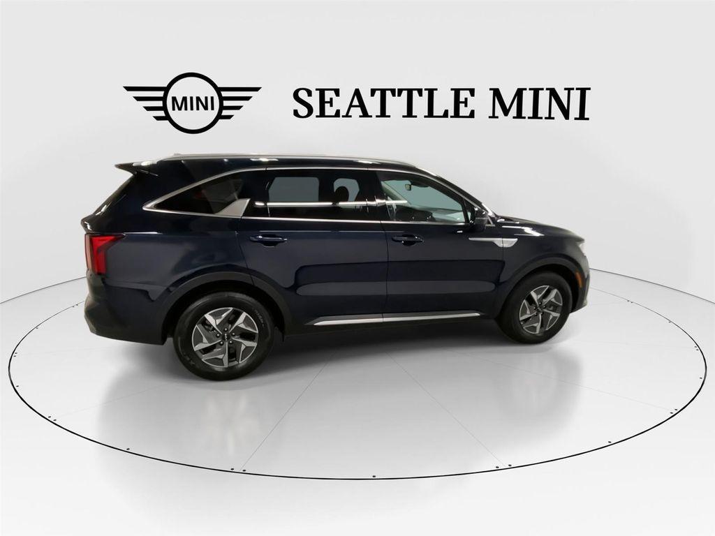 used 2022 Kia Sorento Hybrid car, priced at $27,349
