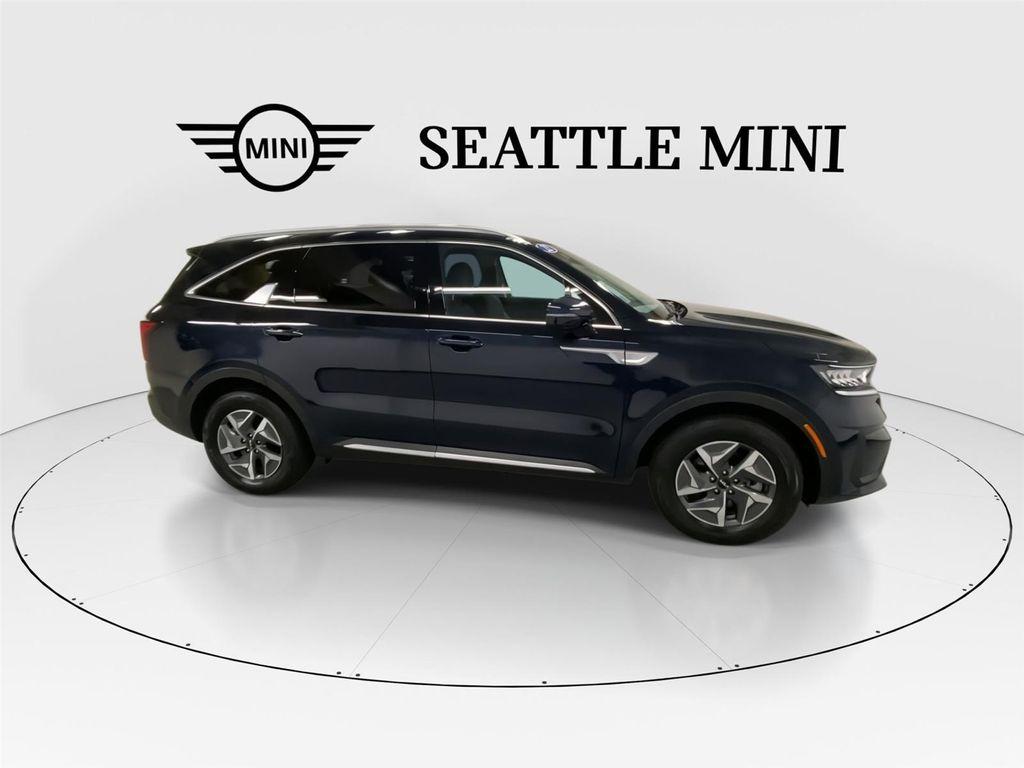 used 2022 Kia Sorento Hybrid car, priced at $27,349