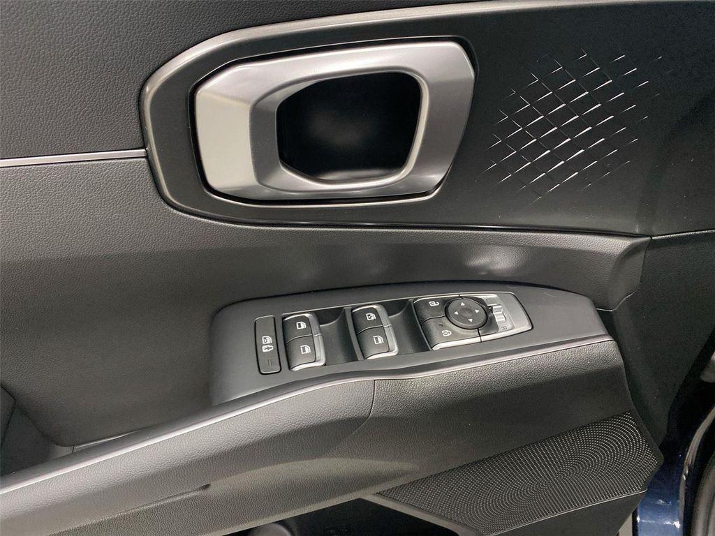 used 2022 Kia Sorento Hybrid car, priced at $27,349