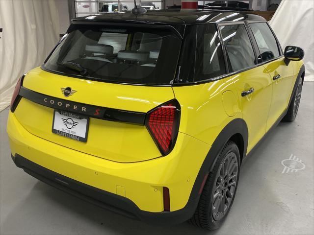 new 2025 MINI Hardtop car, priced at $37,570