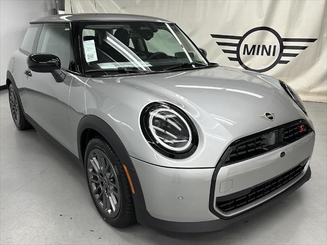 new 2025 MINI Hardtop car, priced at $37,295