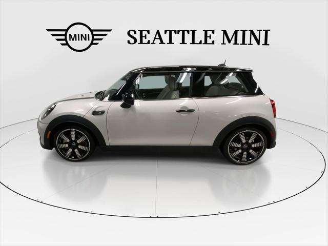 used 2022 MINI Hardtop car, priced at $29,979