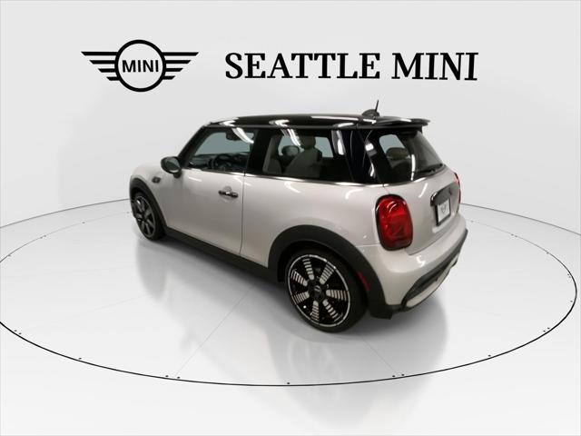 used 2022 MINI Hardtop car, priced at $29,979