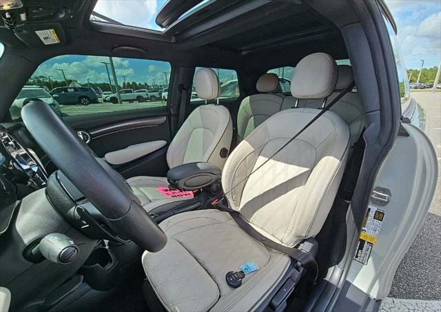 used 2023 MINI Hardtop car, priced at $27,989