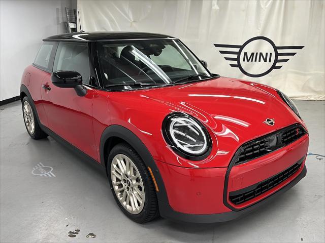 new 2025 MINI Hardtop car, priced at $35,595