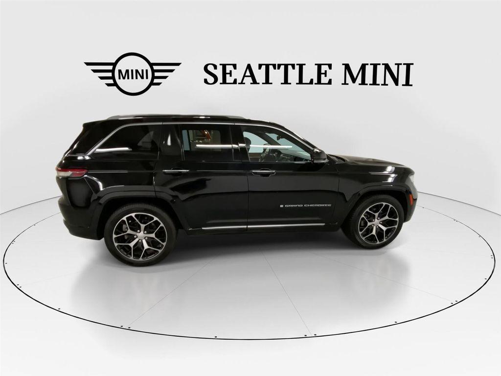 used 2022 Jeep Grand Cherokee car, priced at $38,498