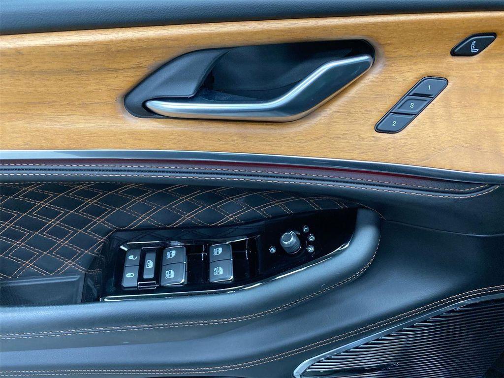 used 2022 Jeep Grand Cherokee car, priced at $38,498