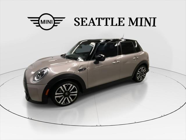 used 2023 MINI Hardtop car, priced at $25,979