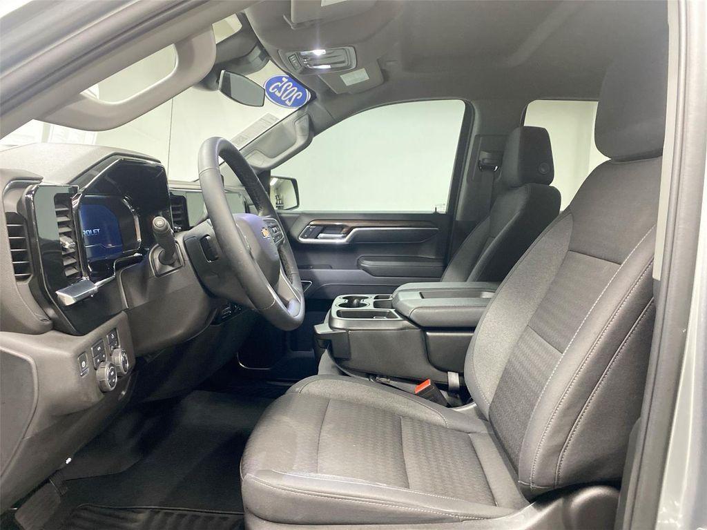 used 2025 Chevrolet Silverado 1500 car, priced at $35,498