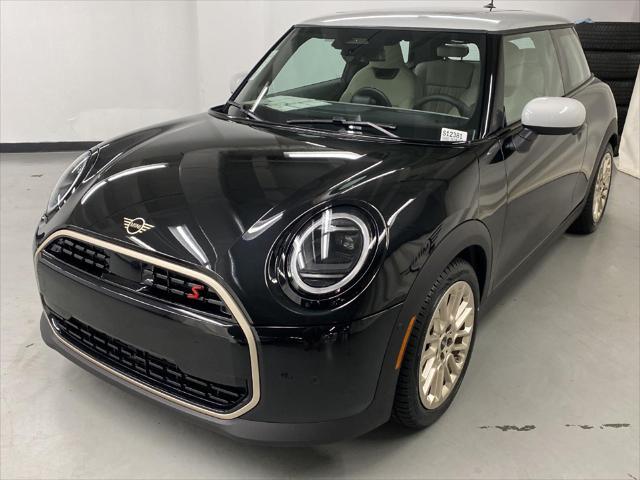 new 2025 MINI Hardtop car, priced at $35,595