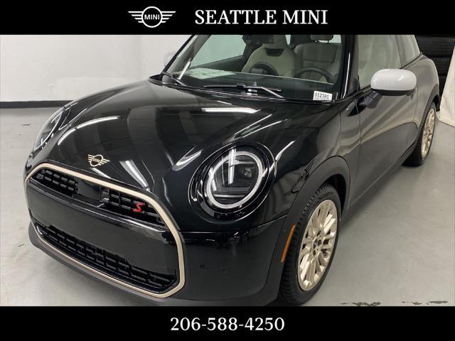 new 2025 MINI Hardtop car, priced at $35,595