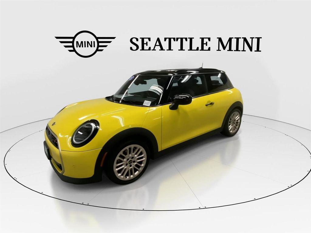 used 2025 MINI Hardtop car, priced at $31,498