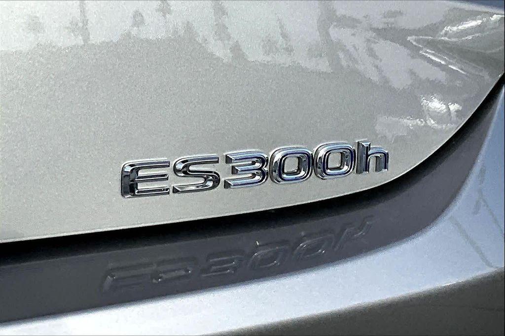 used 2020 Lexus ES 300h car, priced at $30,995