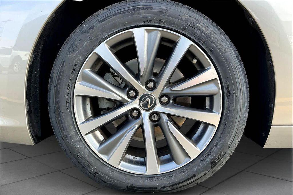 used 2020 Lexus ES 300h car, priced at $30,995