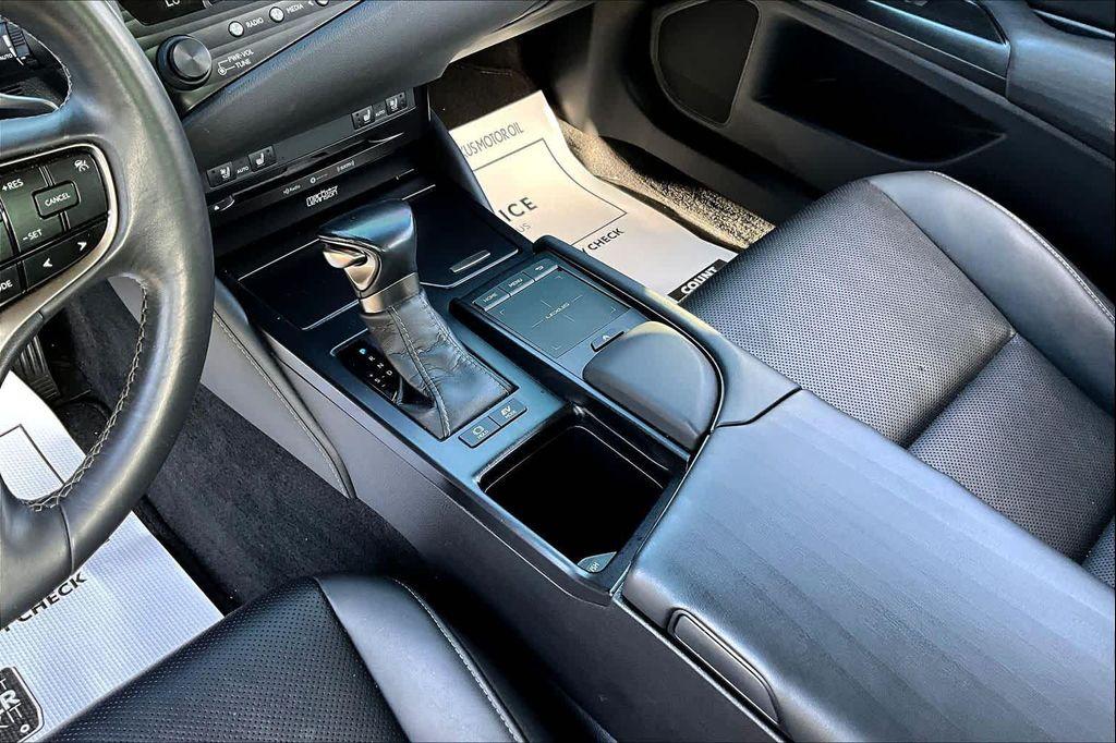 used 2020 Lexus ES 300h car, priced at $30,995