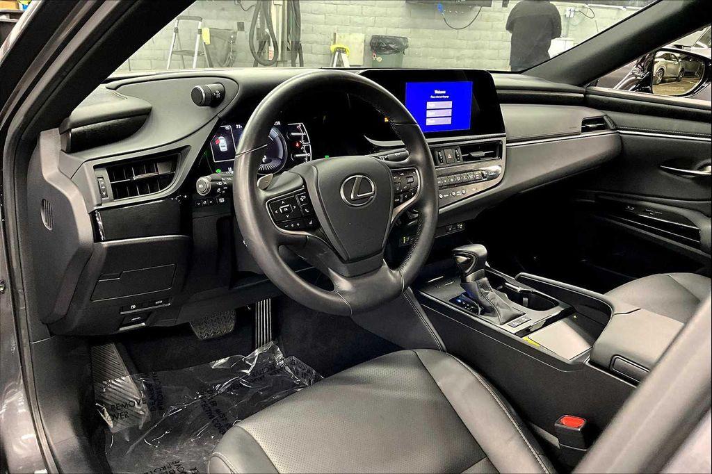 used 2025 Lexus ES 300h car, priced at $41,942