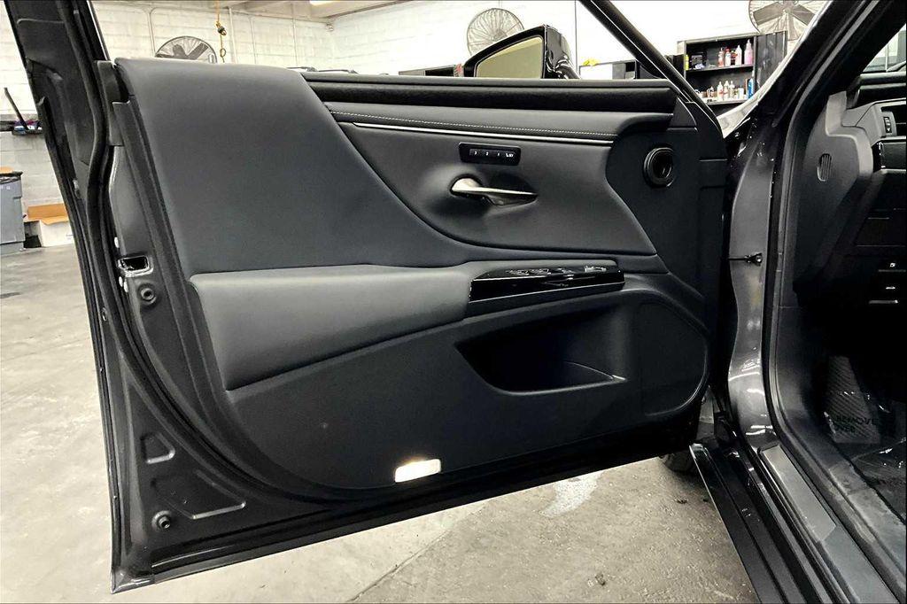 used 2025 Lexus ES 300h car, priced at $41,942