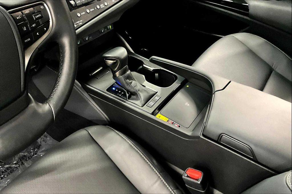 used 2025 Lexus ES 300h car, priced at $41,942