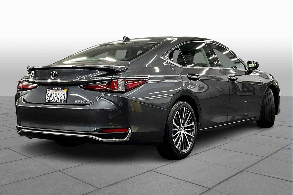 used 2025 Lexus ES 300h car, priced at $41,942