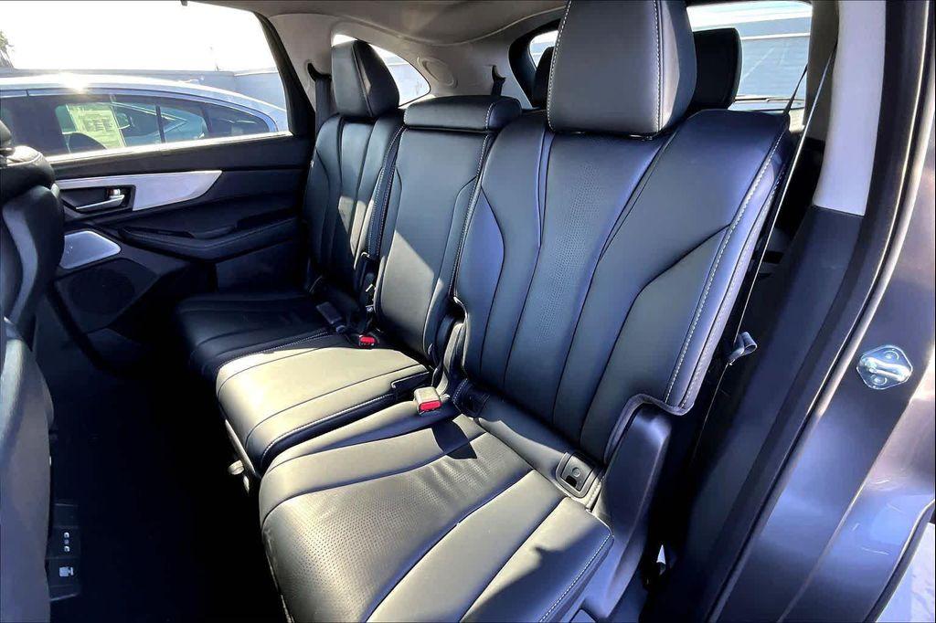 used 2025 Acura MDX car, priced at $45,585