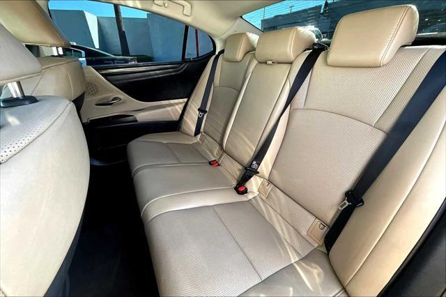 used 2021 Lexus ES 300h car, priced at $25,500