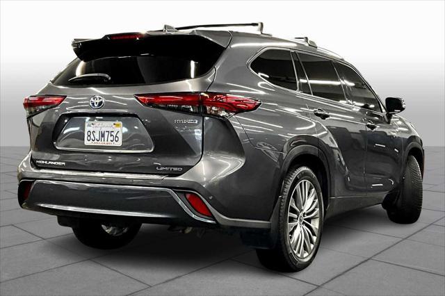 used 2020 Toyota Highlander Hybrid car, priced at $34,875