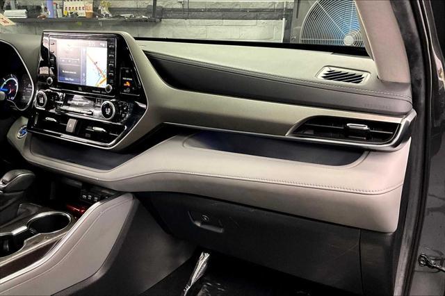 used 2020 Toyota Highlander Hybrid car, priced at $34,875