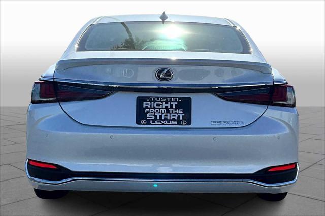 new 2025 Lexus ES 300h car, priced at $50,524